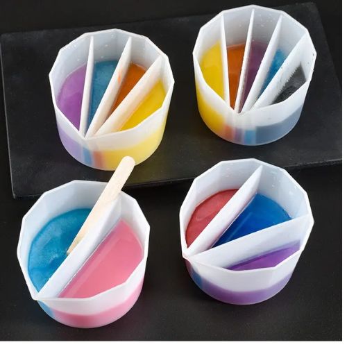 MAD Segmented Silicone Pouring Cups