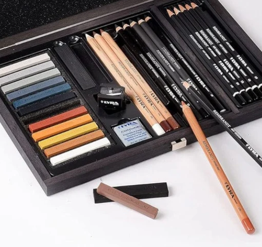 LYRA Rembrandt Drawing Set 31 pieces in Wooden Box